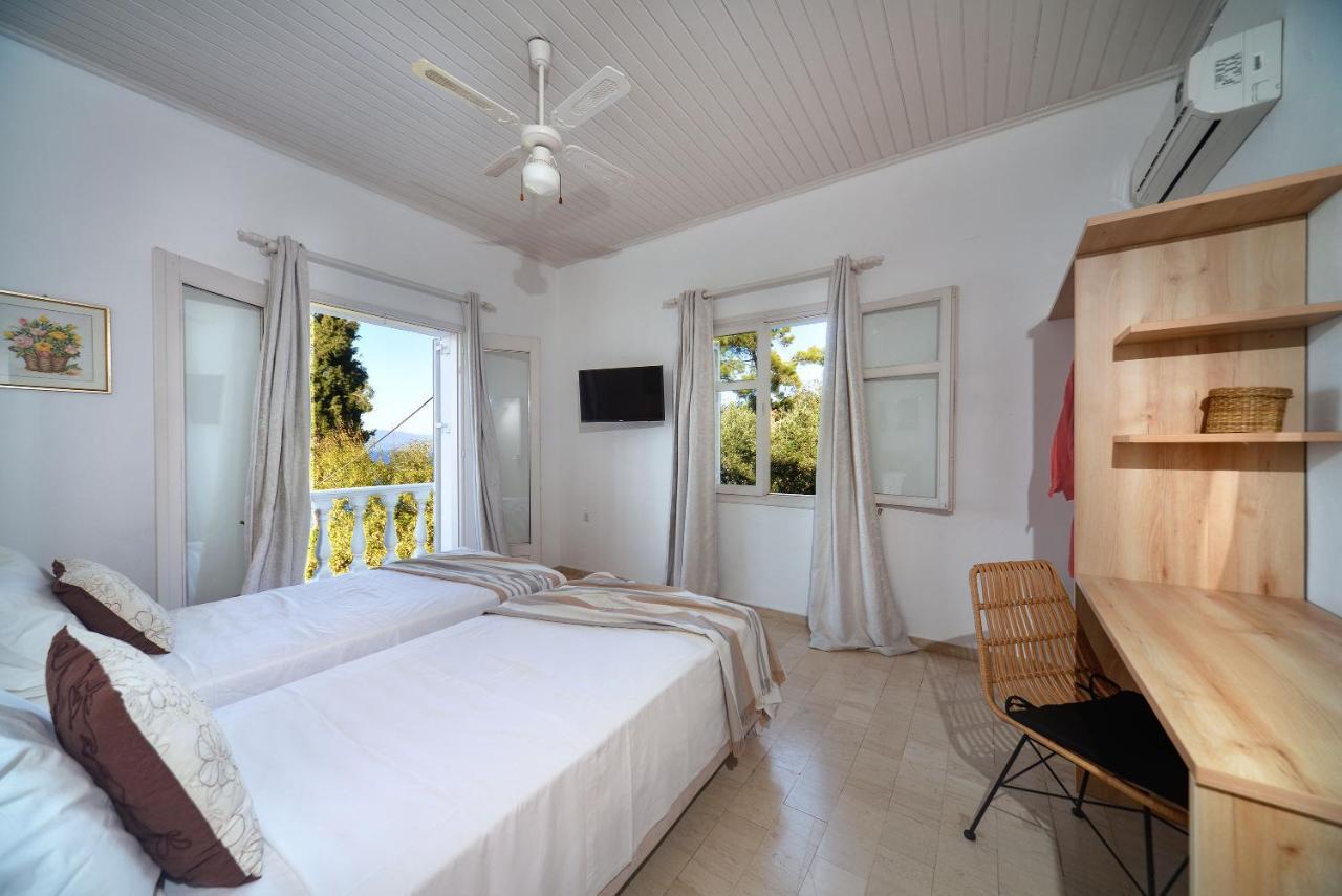 New! Paxoswhite Sea View Apartments & Studios! Gaios Exterior foto